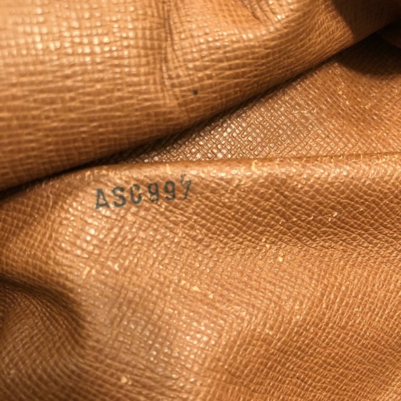 Louis Vuitton Boulogne 35 - Picture 7 of 8